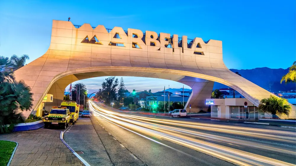 Arco de entrada a Marbella